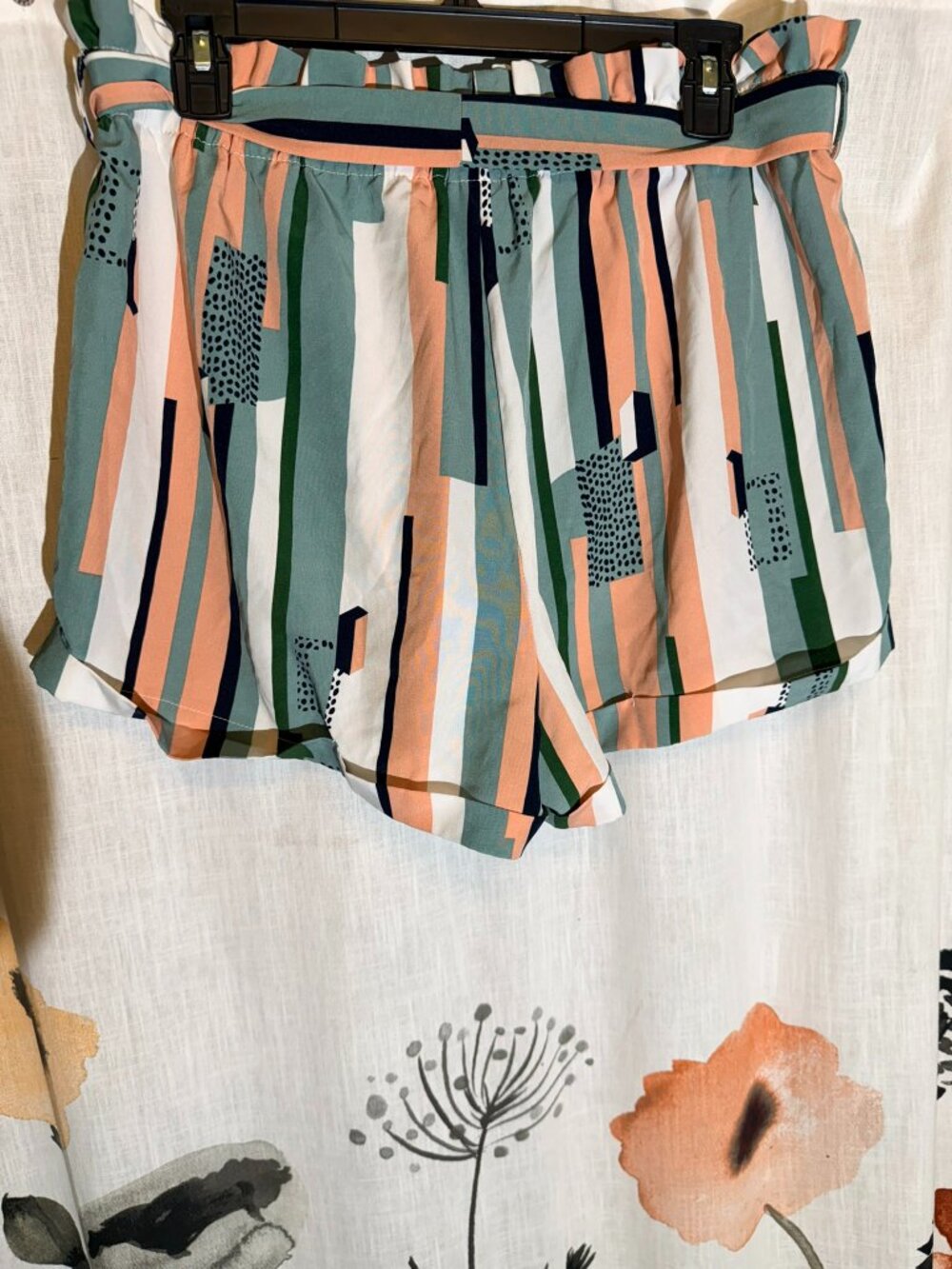SHEIN Abstract Stripe Paperbag Waist Shorts – Size XL (US 12) - Picture 7 of 13